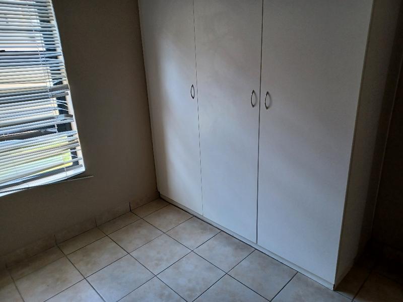 To Let 2 Bedroom Property for Rent in Burgundy Estate Western Cape